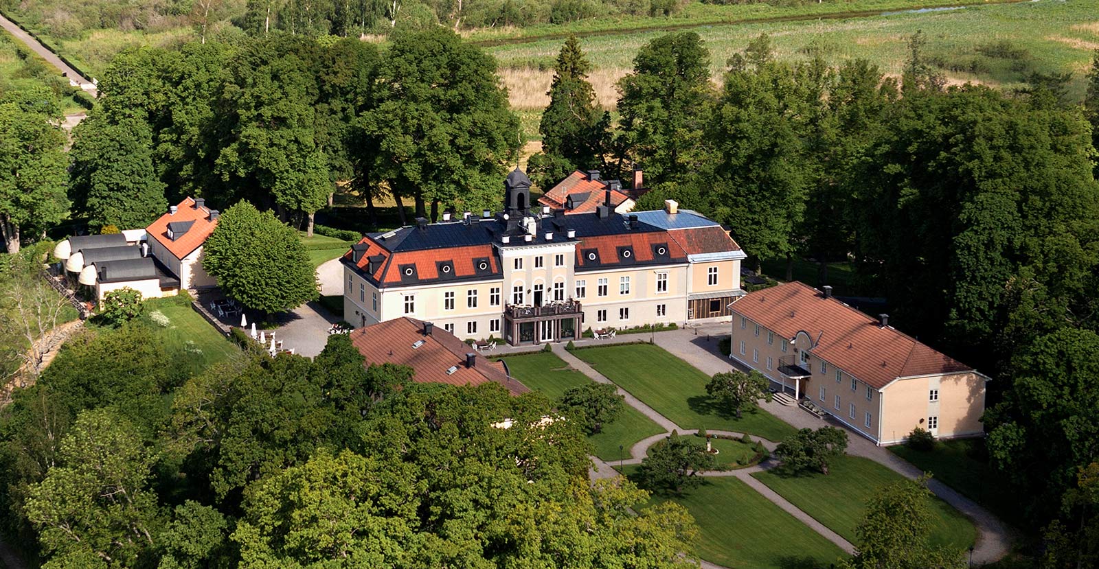 SöDet historiska Södertuna Slott utanför Gnestadertuna Slott utanför Gnesta